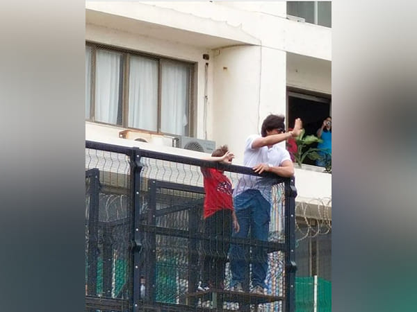 Shah Rukh Khan, AbRam wave at fans on Eid-ul-Adha, pictures get viral