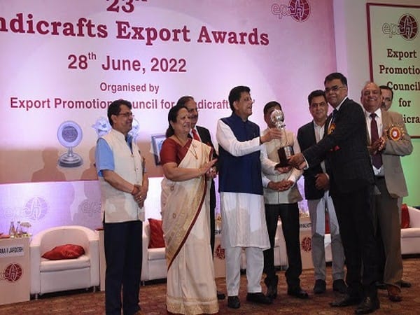 NR Group bags the Top Exports Award for Agarbathi