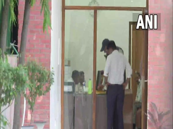 CBI raids residence of Delhi Deputy CM Manish Sisodia