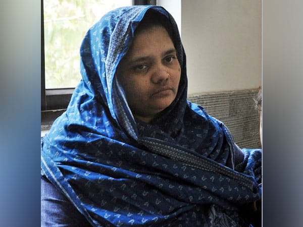 Bilkis Bano case: SC notice to Gujarat govt on plea against remission ...