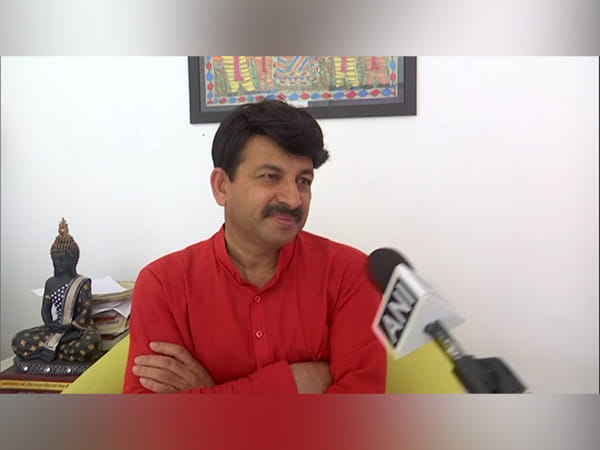 Manoj Tiwari attacks Sisodia over tweet claiming he was asked to join BJP