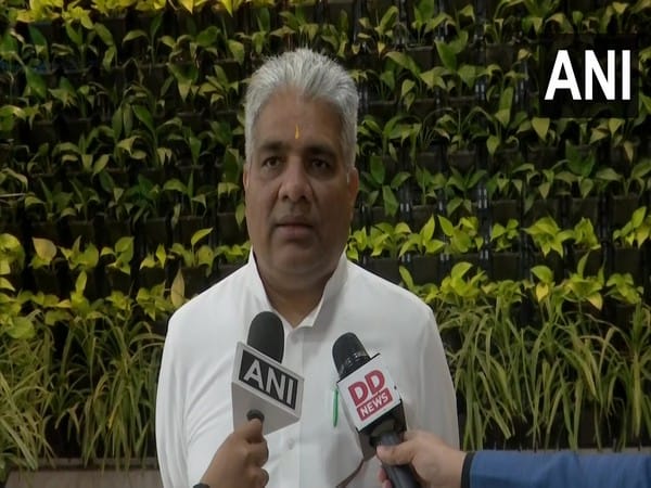 Puducherry: Bhupender Yadav participates in 'Swachh Sagar, Surakshit Sagar' campaign