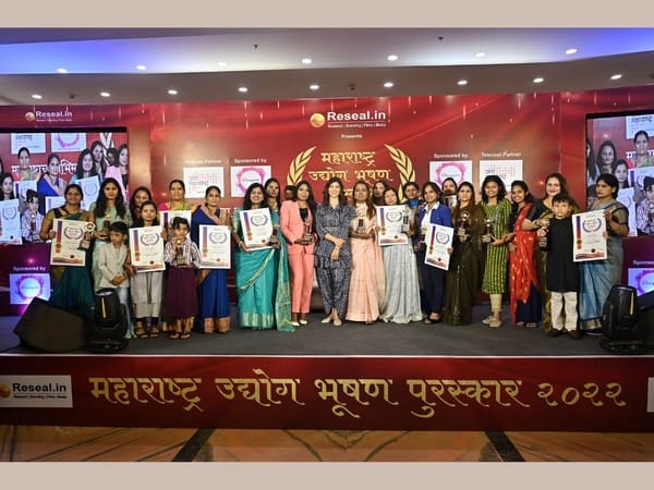 Reseal.in confers Maharashtra Udyog Bhushan Puraskar on Maharashtra icons