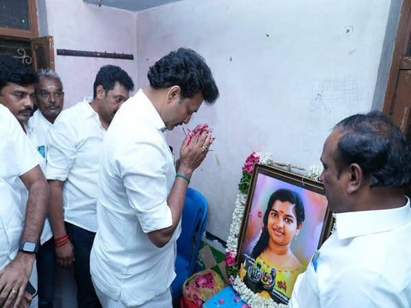 TN Education Minister visits parents of girl who died by suicide in Kallakurichi