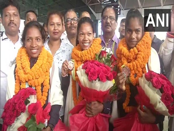 Indian women's hockey team receives warm welcome at Ranchi after successful CWG 2022 campaign