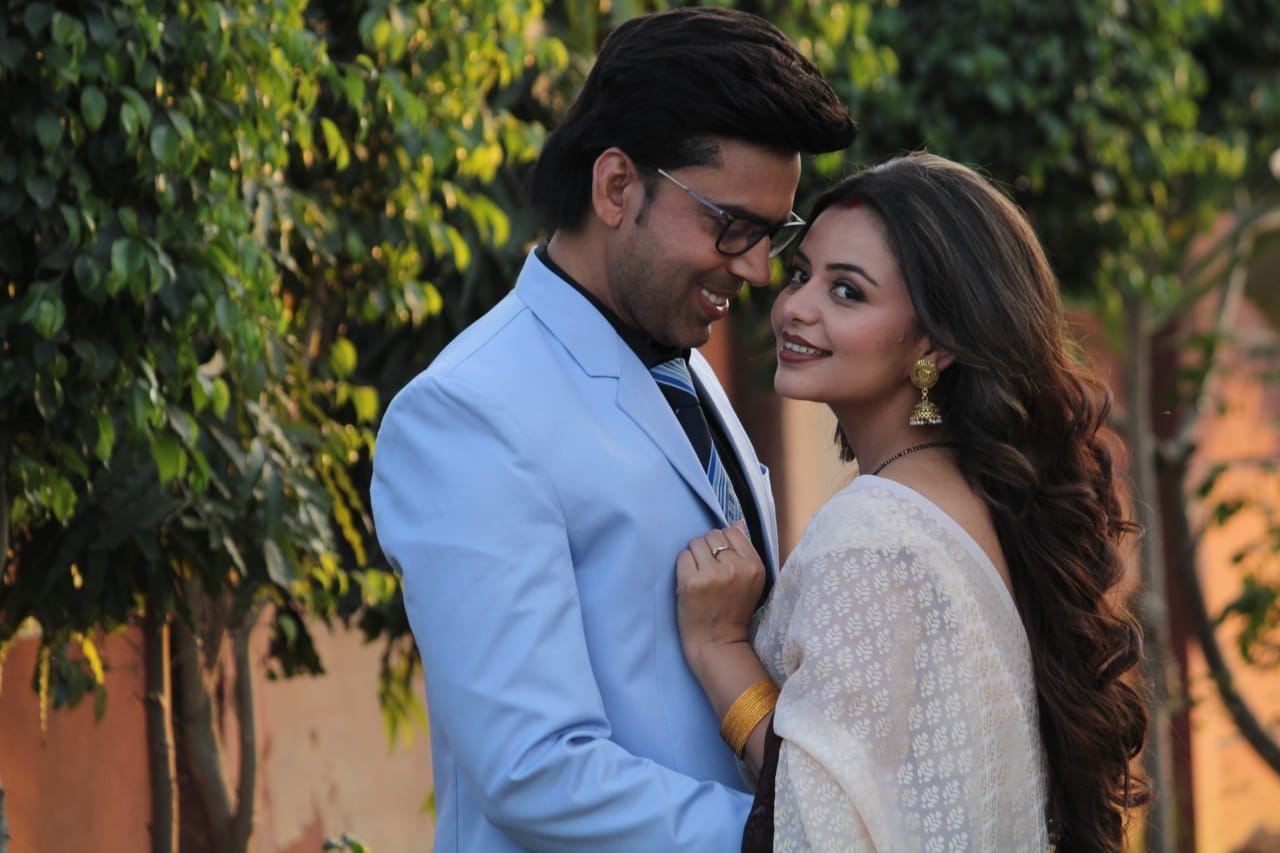 Anand Ojha romancing a co-star | Special arrangement