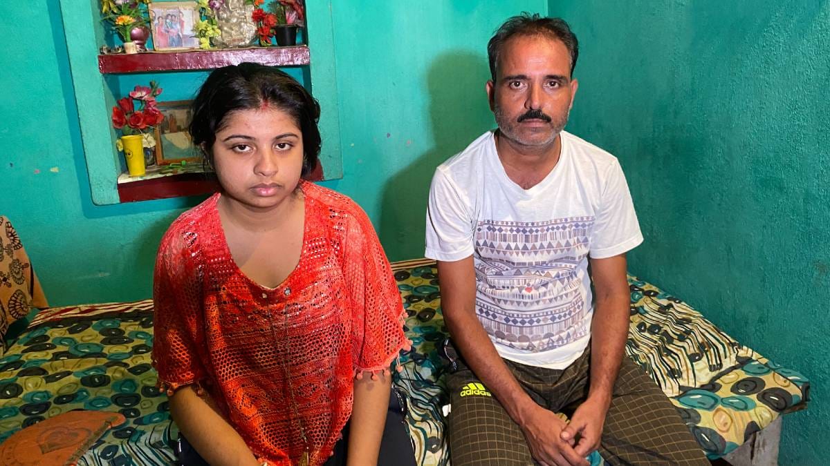 Ankita's father and sister | Photo: Moushumi Dasgupta | ThePrint