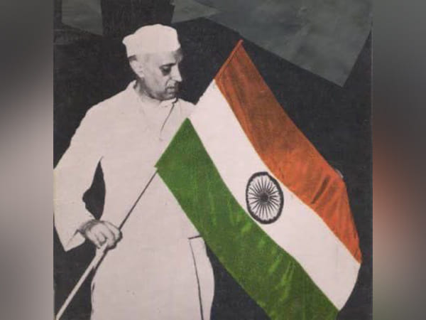 Congress changes Twitter profile photo, puts a picture of Nehru with Tricolour.