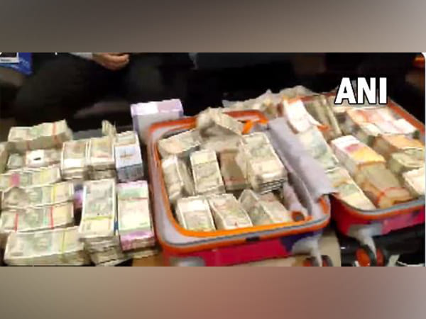 Bhopal: EOW raids MP govt officer's residence, Rs 85 lakh seized