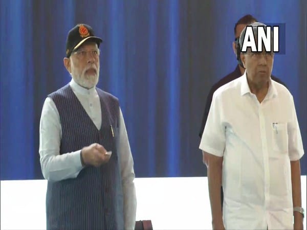 PM unveils new Naval Ensign 'Nishaan' in Kochi