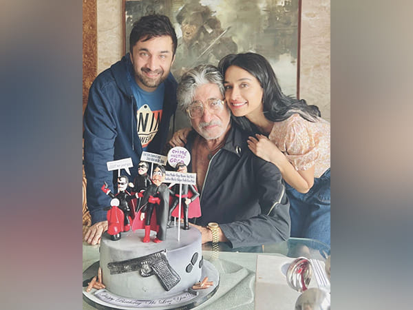 Shraddha Kapoor shares pics from dad Shakti Kapoor's 70th birthday celebrations