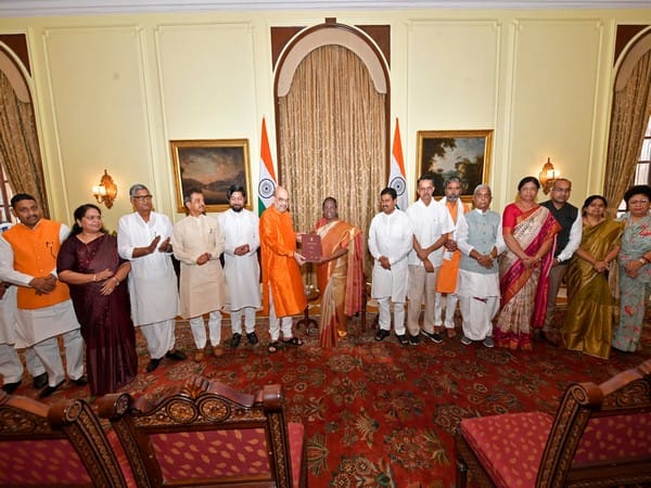 Amit Shah presents parliamentary Committee's report on Official Language to President Droupadi Murmu