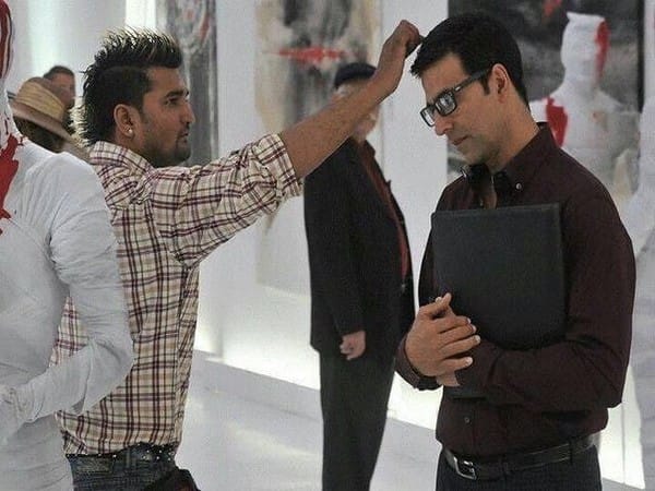 Akshay Kumar mourns demise of his hairdresser Milan Jadhav, says 