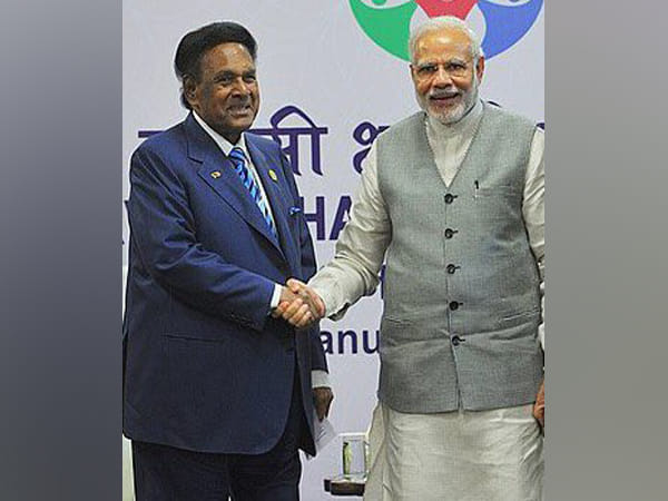 PM Modi condoles demise of former Cabinet Minister of Malaysia Samy Vellu