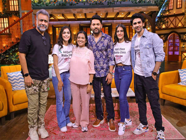 Anubhav Sinha and Ratnaa Sinha lead the team of their film Middle Class Love and gate crashed Kapil Sharma's show
