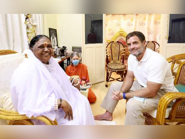 Rahul Gandhi meets Amritanandamayi Maa during Congress's Bharat Jodo Yatra 