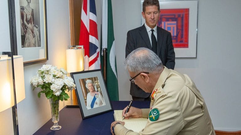 Khala Queen’s failure was Meghan. Dear Pakistanis, your General King’s failure is Imran