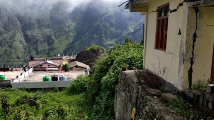 Cracks on a building in Joshimath town | Credit: Expert panel report