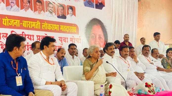Union Finance Minister Nirmala Sitharaman interacts with BJP workers from Baramati at Pimpalgaon | Twitter | @nsitharaman
