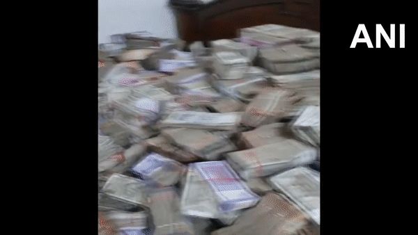 ED raid in Kolkata: Accused in mobile gaming app fraud case goes untraceable