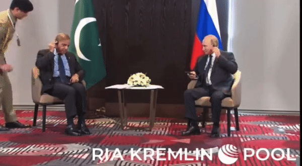 Pak PM Shehbaz becomes laughing stock as he struggles with headphones during bilateral meeting with Putin