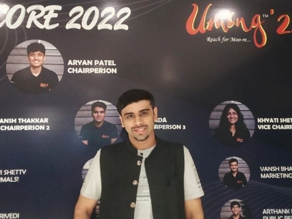 Bestselling author Shrinit Badiyani judges writing contest at NM Umang 2022 Cultural Fest