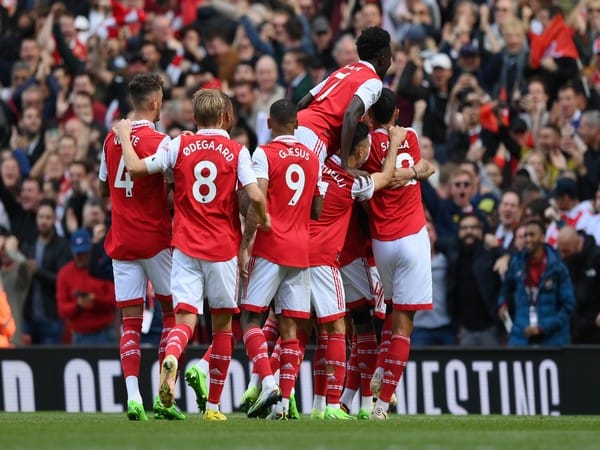 Arsenal thrash Tottenham 3-1, go to top of Premier League`
