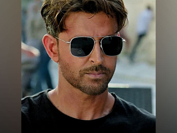 Hrithik Roshan explains significance of black thread on his wrist as he finally cuts it off