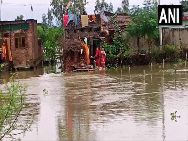 Uttar Pradesh: Flood affects over 200 villages in Balrampur