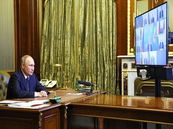 Putin holds meeting with his security council members amid escalating tensions with Ukraine