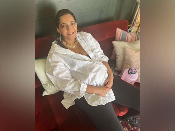 Sonam Kapoor resumes workout 60 days after giving birth to son; Video inside