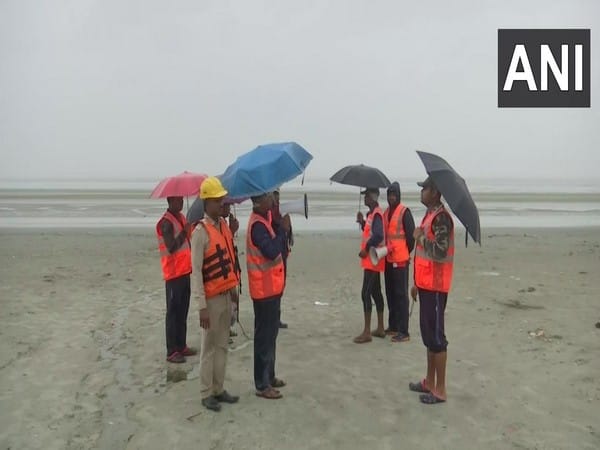 West Bengal: Ahead of Sitrang Cyclone's arrival, tourists not allowed to visit Bakkhali sea beach 
