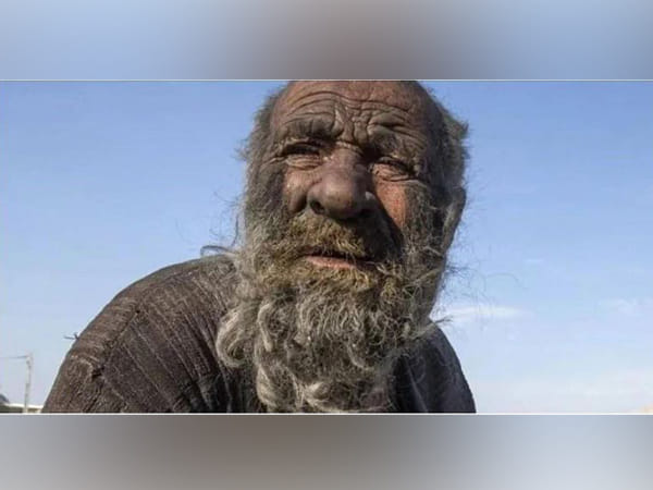 'World's dirtiest man' Amou Haji dies shortly after taking first bath in decades