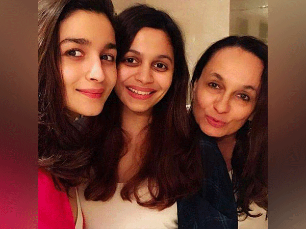 Sisters Alia Bhatt, Shaheen Bhatt pen heartfelt birthday wishes for mom Soni Razdan