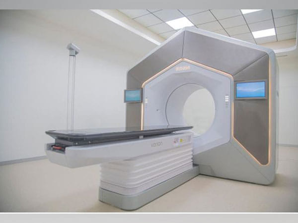 HCG Cancer Hospital Bengaluru sets a new benchmark for Personalized cancer care with the launch of India's first innovative 'Ethos Therapy', an AI-based adaptive radiation treatment
