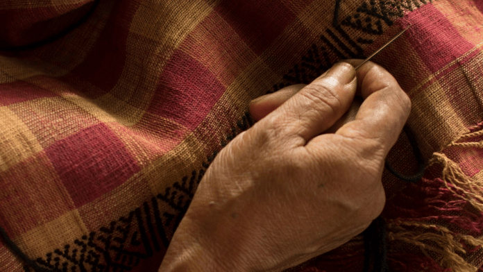 Khneng embroidery pattern in an Eri Silk shawl | Photo: NESFAS