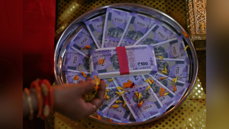 Large Indian lenders reluctant to process direct rupee trade transactions with Russia