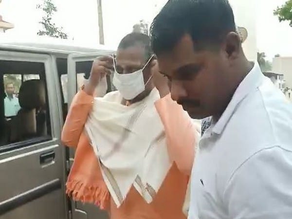 Basavalinga Swami death case: Police bring accused to Siddaganga Mutt to recreate crime scene in Karnataka's Tumkur