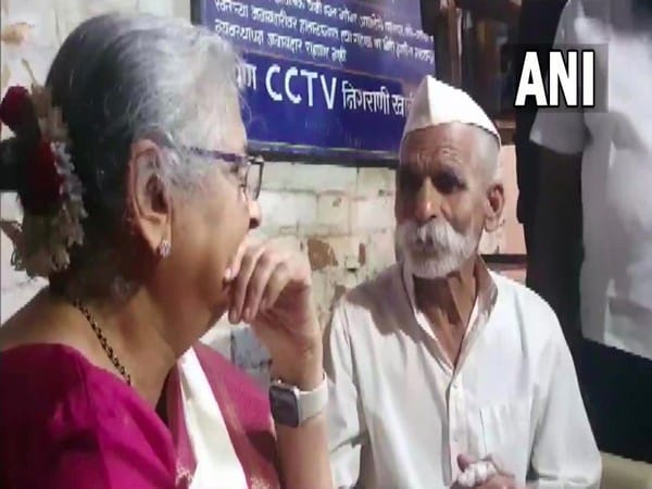 Maharashtra: Sudha Murthy meets Sambhajirao Bhide in Sangli