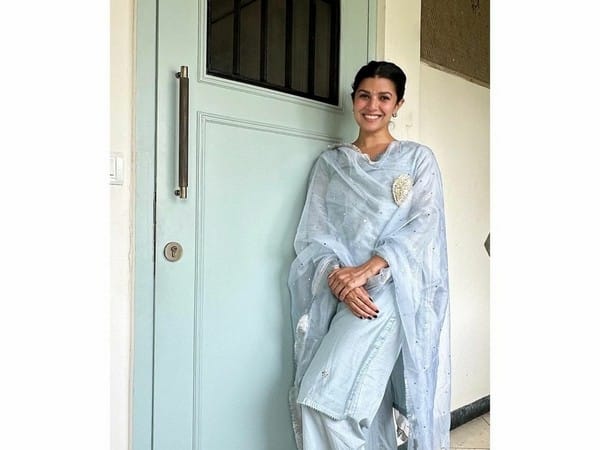 Nimrat Kaur visits gurdwara in Mumbai to seek blessings on Gurpurab 