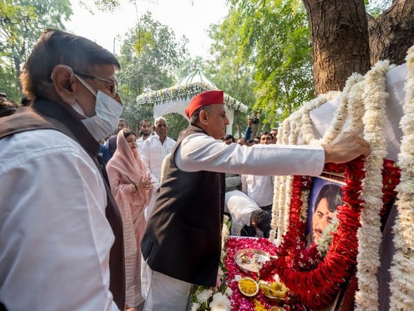Akhilesh Yadav attends yajna on death anniversary of Saifai mahotsava founder Ranveer Singh Yadav.
