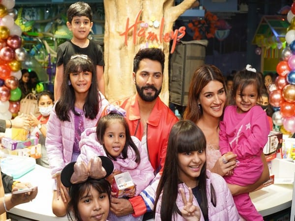 Bhediya's Day out with Varun Dhawan and Kriti Sanon at the Hamleys Christmas Top 10 Toys Launch 2022