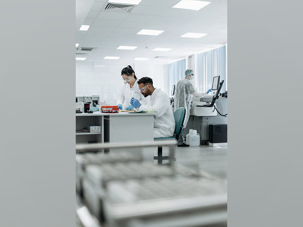 Ubiquitous nutrients suppress appetite and promote movement