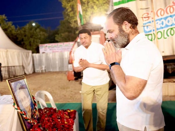 Congress leaders pay tributes to Indira Gandhi on her birth anniversary