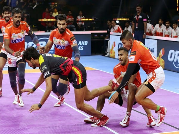 PKL: Bharat's raiding helps Bengaluru Bulls defeat Gujarat Giants