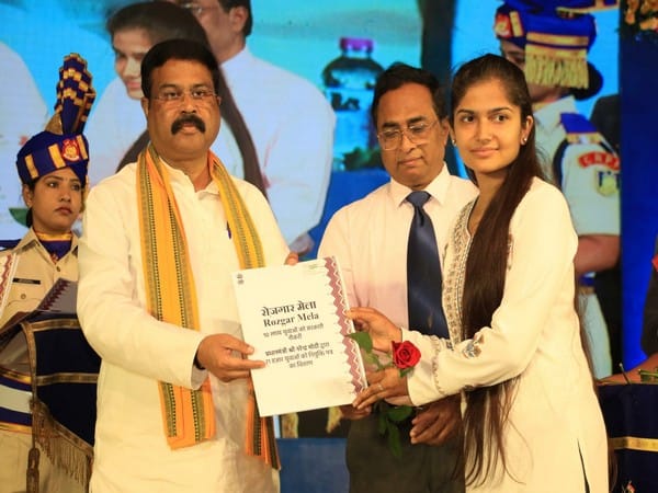 Pradhan gives 384 appointment letters under Rozgar Mela in Bhubaneswar