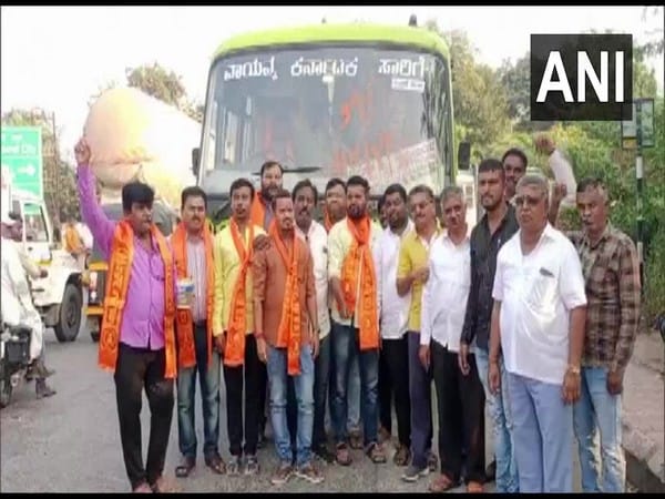 Pune: Maratha Mahasangh protest against Karnataka CM Bommai, paint messages on buses