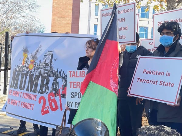 26/11 protesters charge Pakistan of harbouring terror groups, demonstrate outside Pak  embassy in US