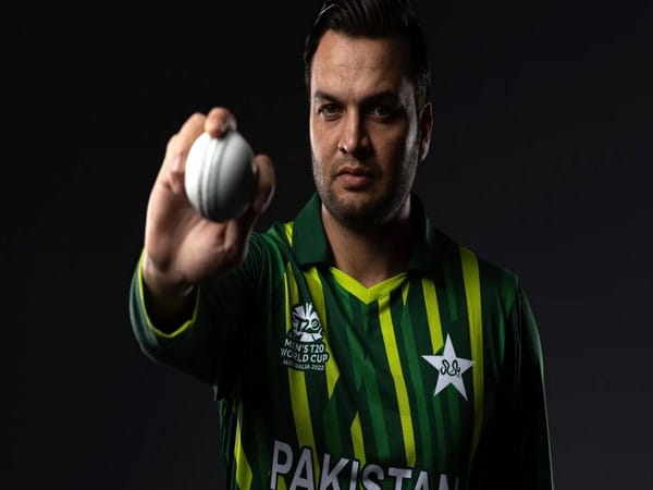 Sydney Thunder sign Pakistan leg-spinner Usman Qadir to strengthen spin attack
