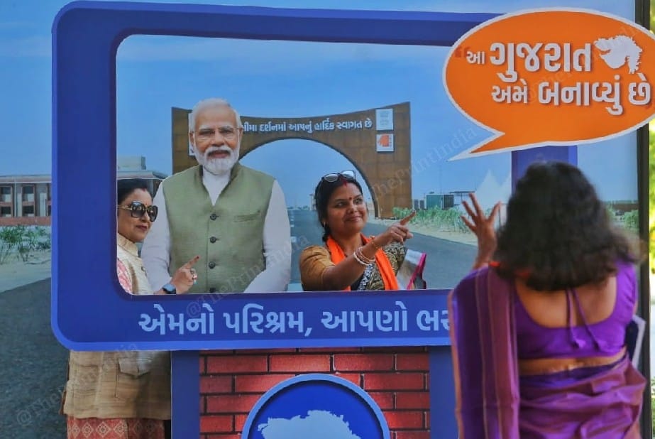 BJP supporters at photo booth | Photo: Praveen Jain | ThePrint